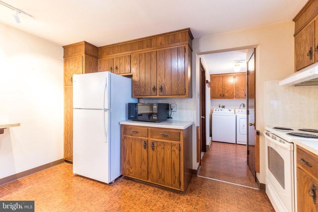 33 ONYX LN, Gilbertsville, PA 19525