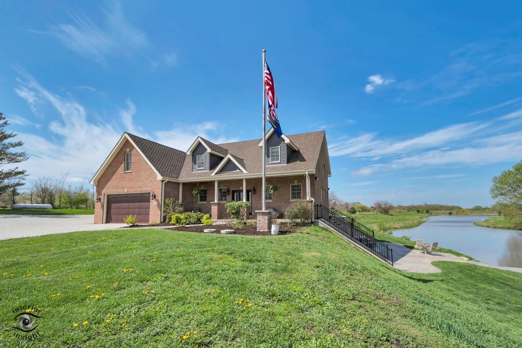 Image 4 of property listing at 28202 S 120th Avenue, Peotone, IL 60468