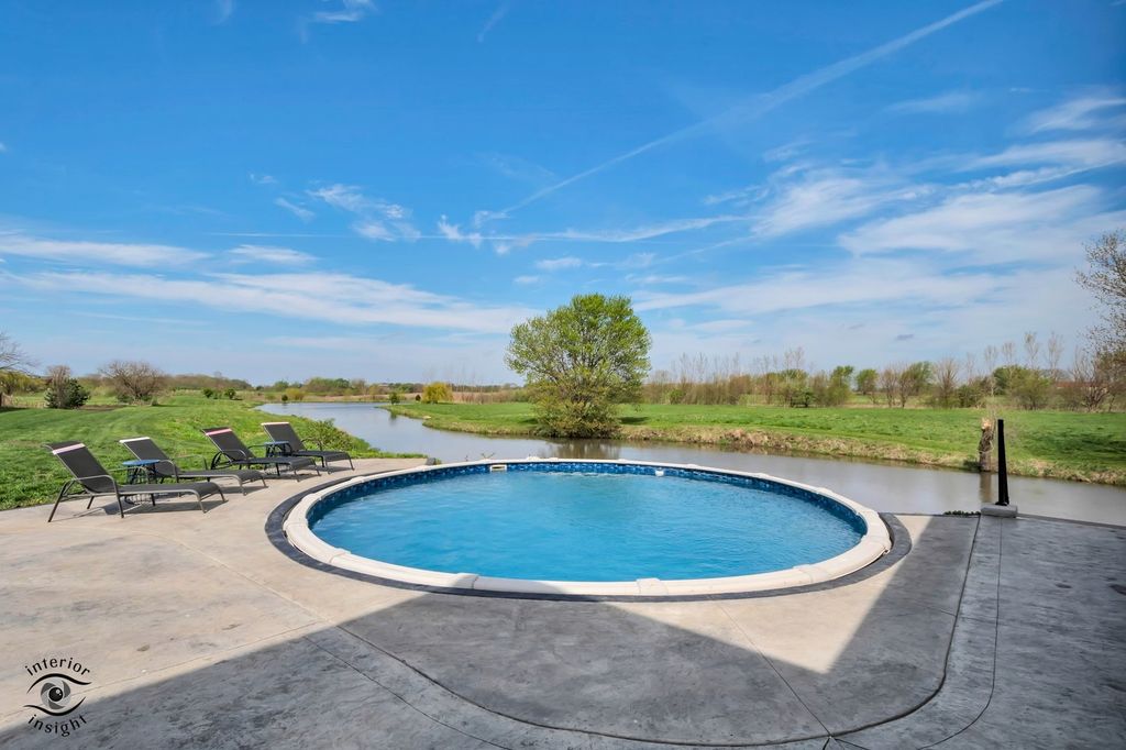 Image 38 of property listing at 28202 S 120th Avenue, Peotone, IL 60468