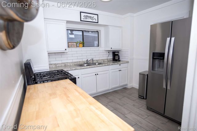 16241 Inverness Street, Detroit, MI 48221