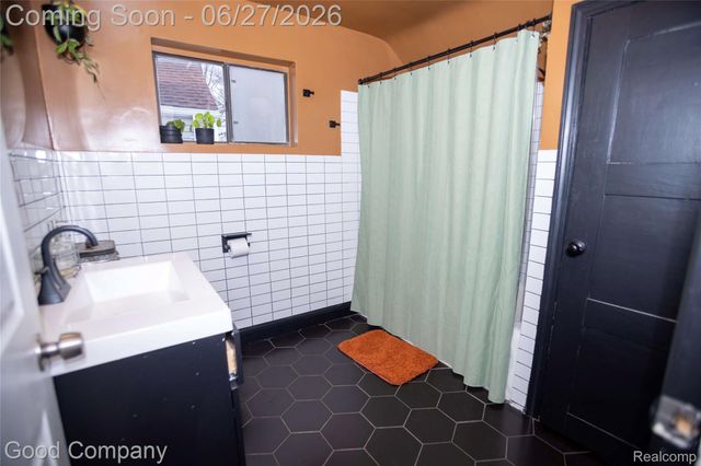 16241 Inverness Street, Detroit, MI 48221