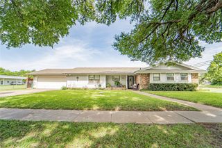 831 Plum Street, Graham, TX 76450