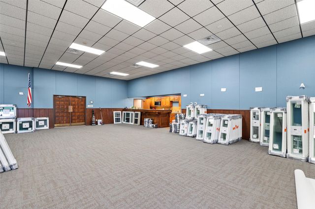901 S Main ST, Taylor, TX 76574