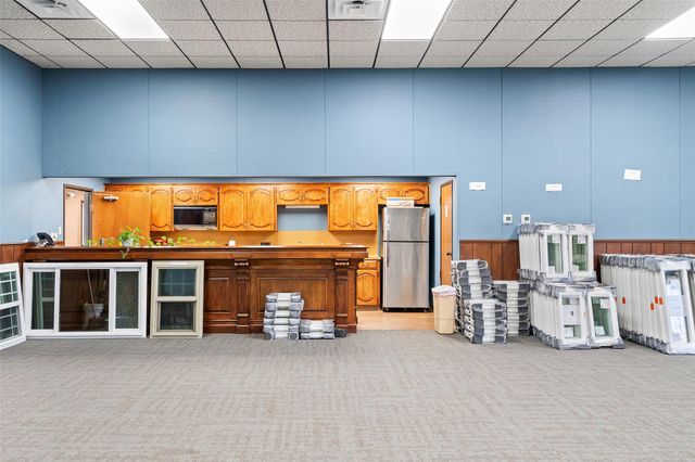 901 S Main ST, Taylor, TX 76574
