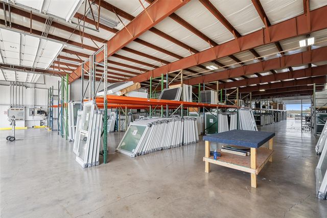 901 S Main ST, Taylor, TX 76574