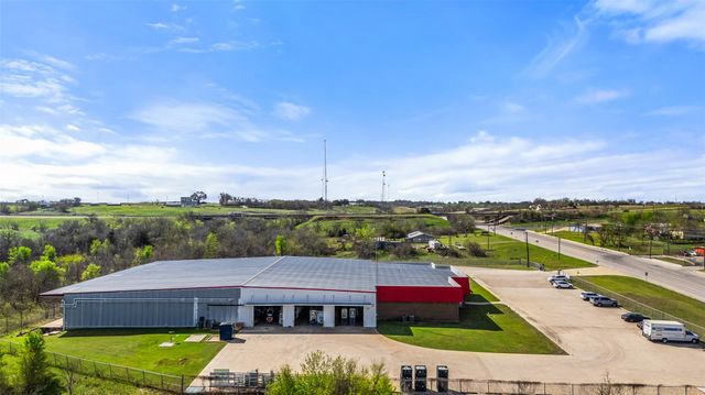 901 S Main ST, Taylor, TX 76574