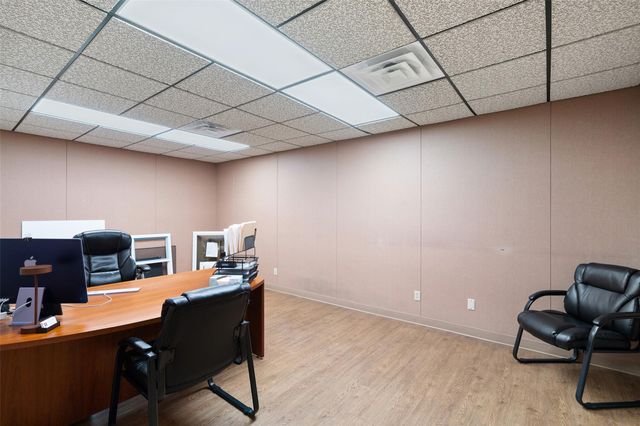 901 S Main ST, Taylor, TX 76574