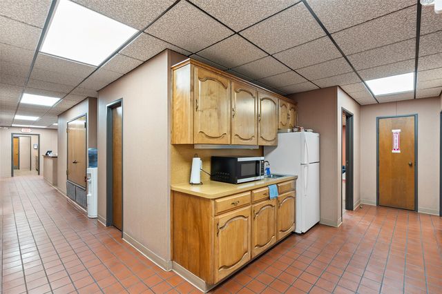 901 S Main ST, Taylor, TX 76574