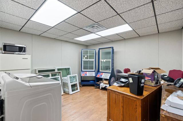 901 S Main ST, Taylor, TX 76574