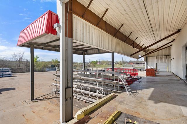 901 S Main ST, Taylor, TX 76574