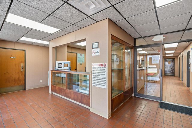 901 S Main ST, Taylor, TX 76574