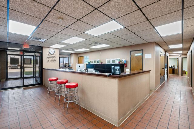 901 S Main ST, Taylor, TX 76574