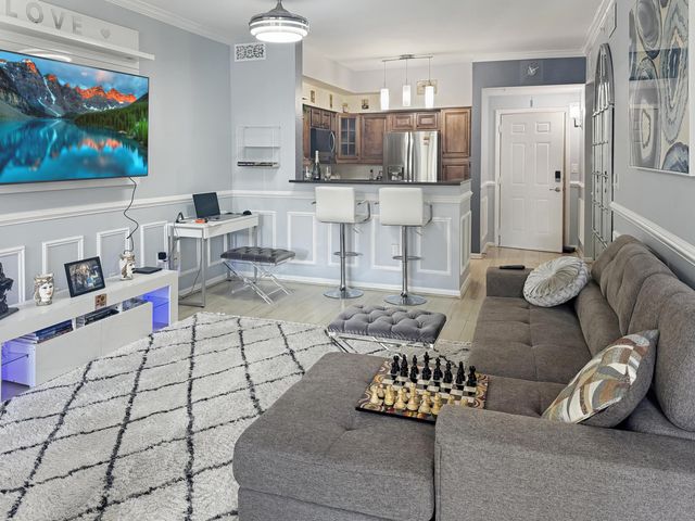 802 W Windward Way 304, Lantana, FL 33462