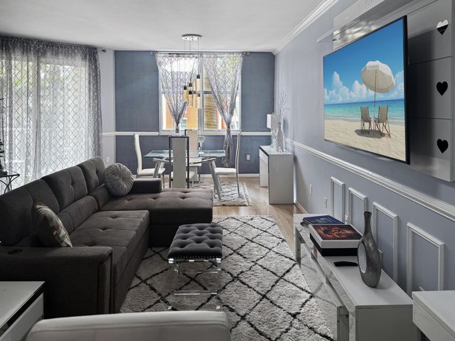 802 W Windward Way 304, Lantana, FL 33462