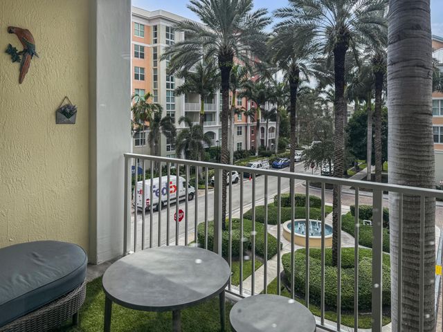 802 W Windward Way 304, Lantana, FL 33462