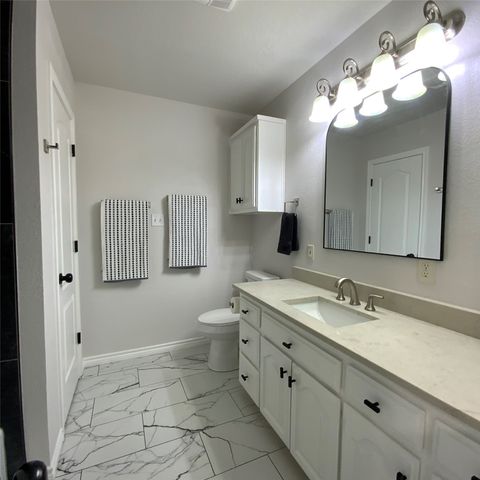 2020 Arbor Bend Street, Bonham, TX 75418