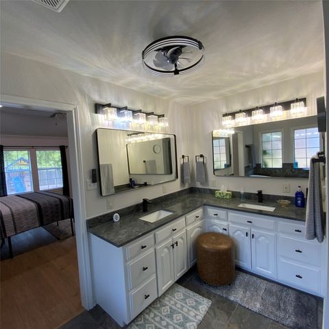 2020 Arbor Bend Street, Bonham, TX 75418