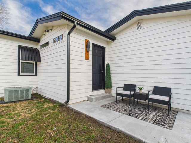 3537 S Bonn Ave, Wichita, KS 67217