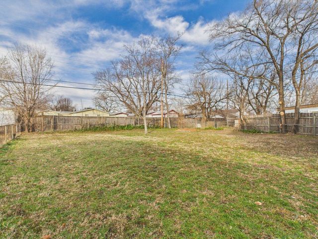 3537 S Bonn Ave, Wichita, KS 67217