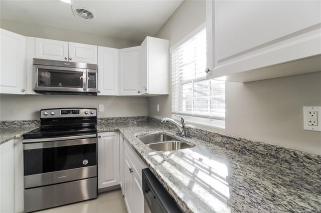 1010 SIERRA LANE, Orlando, FL 32807