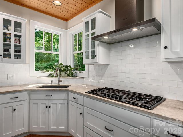 80 Village Pointe Lane, Asheville, NC 28803