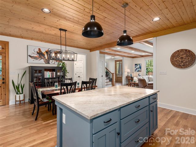 80 Village Pointe Lane, Asheville, NC 28803