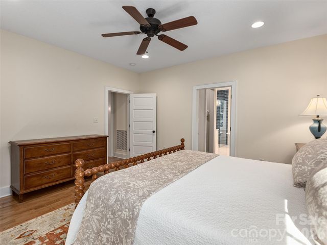 80 Village Pointe Lane, Asheville, NC 28803