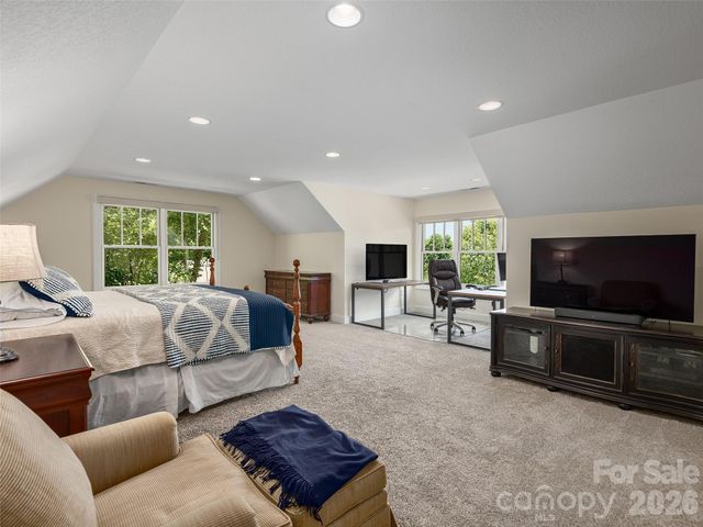 80 Village Pointe Lane, Asheville, NC 28803
