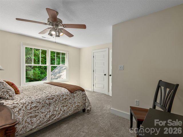 80 Village Pointe Lane, Asheville, NC 28803