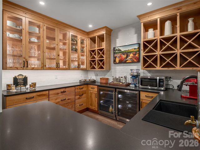 80 Village Pointe Lane, Asheville, NC 28803