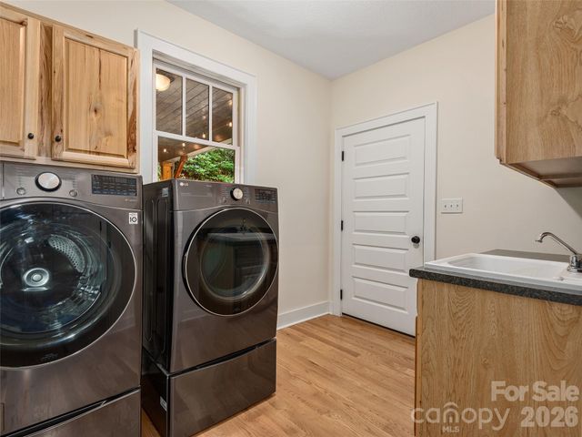 80 Village Pointe Lane, Asheville, NC 28803