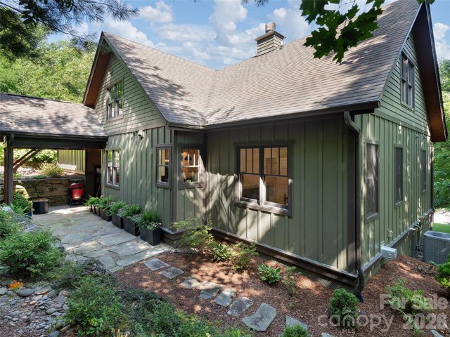 80 Village Pointe Lane, Asheville, NC 28803
