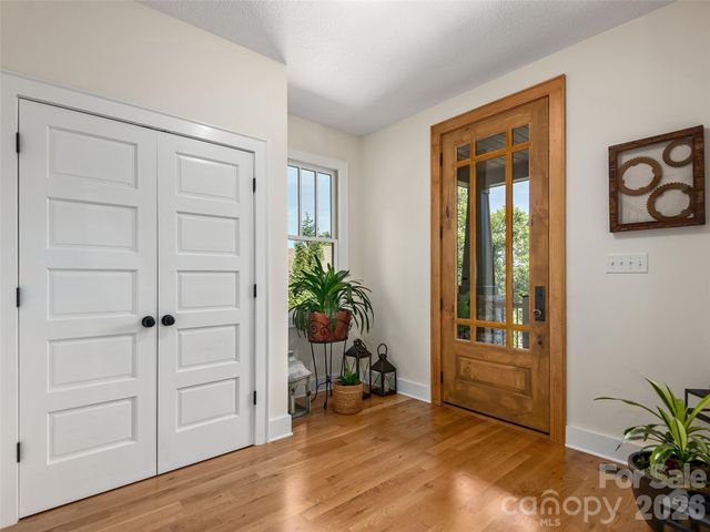 80 Village Pointe Lane, Asheville, NC 28803