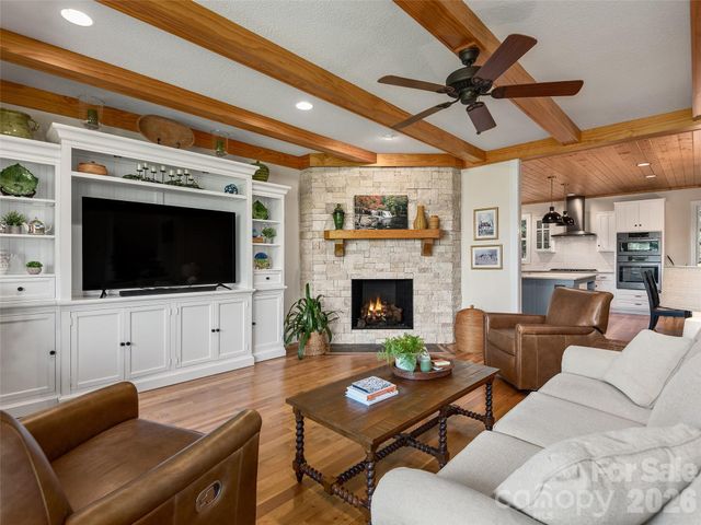 80 Village Pointe Lane, Asheville, NC 28803