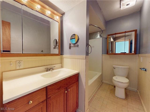 1144 Benton Street, Barberton, OH 44203