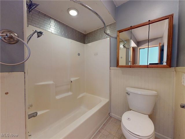 1144 Benton Street, Barberton, OH 44203