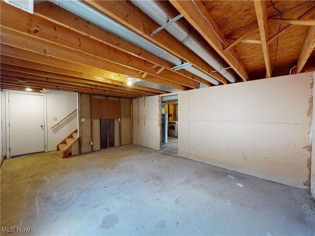 1144 Benton Street, Barberton, OH 44203