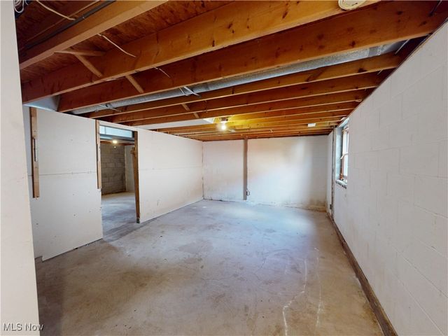 1144 Benton Street, Barberton, OH 44203