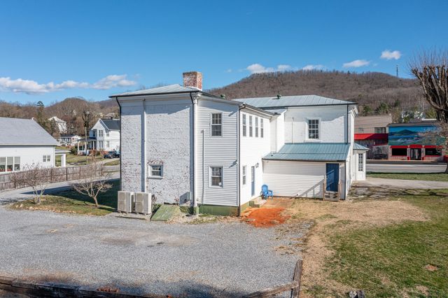 19391 Main ST, Buchanan, VA 24066