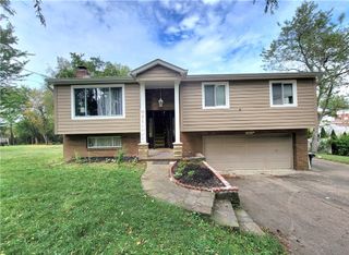5498 Pleasant St, South Park, PA 15129