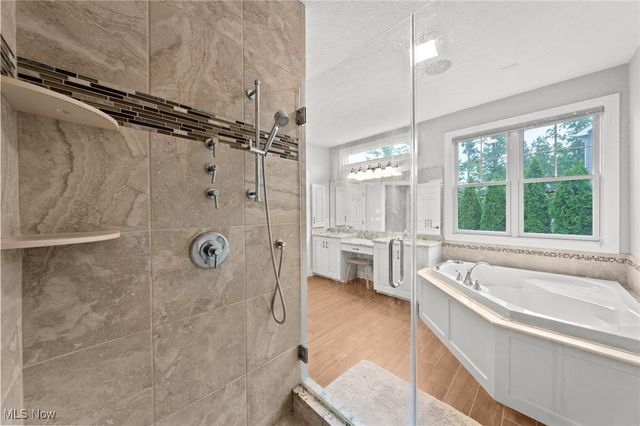 32557 Muirfield Drive, Avon Lake, OH 44012