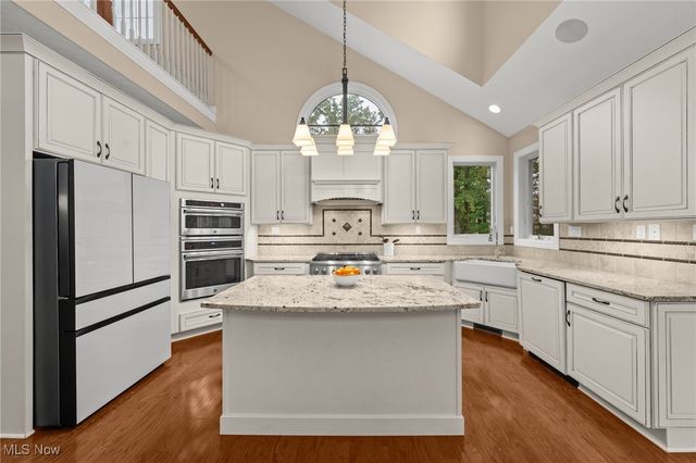 32557 Muirfield Drive, Avon Lake, OH 44012