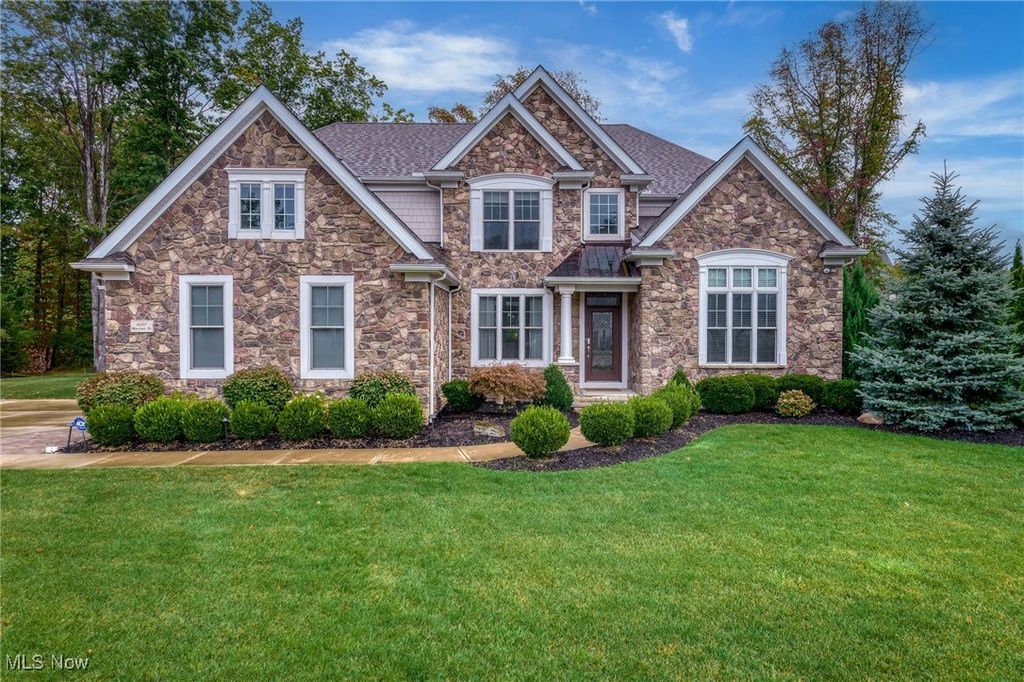 32557 Muirfield Drive, Avon Lake, OH 44012