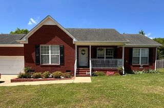3000 Pipkin Hills Dr, Spring Hill, TN 37174