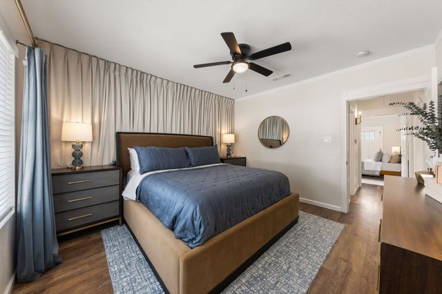 1116 S Montreal Avenue, Dallas, TX 75208