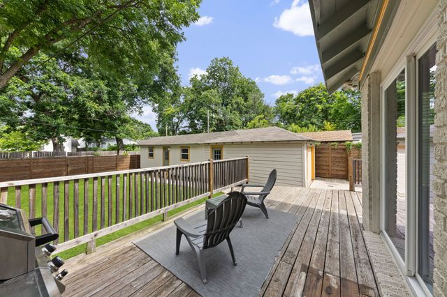 1116 S Montreal Avenue, Dallas, TX 75208