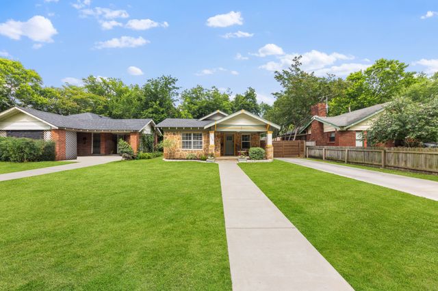 1116 S Montreal Avenue, Dallas, TX 75208