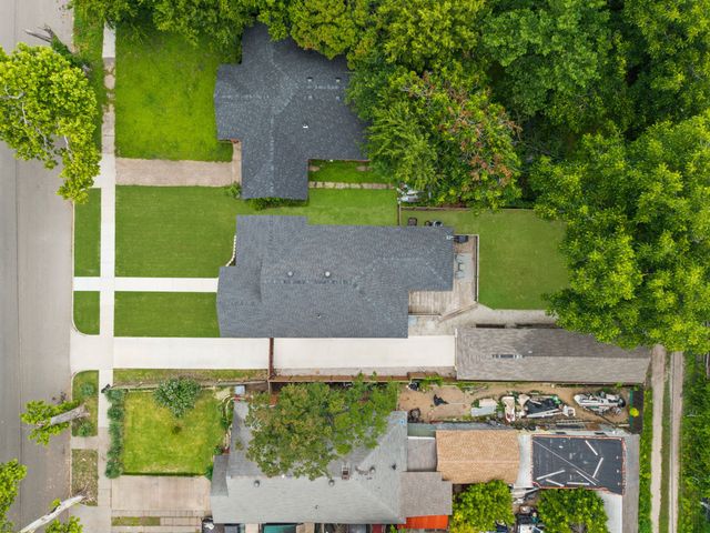 1116 S Montreal Avenue, Dallas, TX 75208