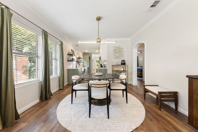 1116 S Montreal Avenue, Dallas, TX 75208