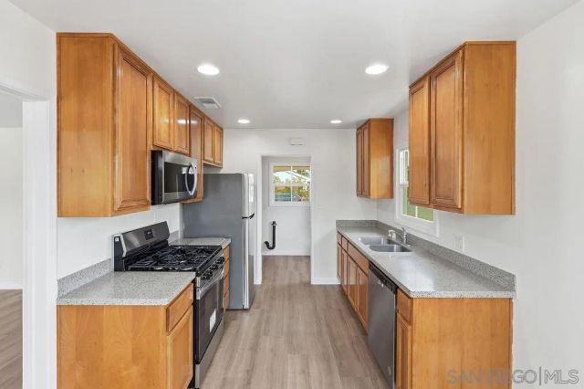 6593 Delfern St, San Diego, CA 92120